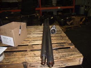 CATERPILLAR SECONDARY LIFT CYLINDER