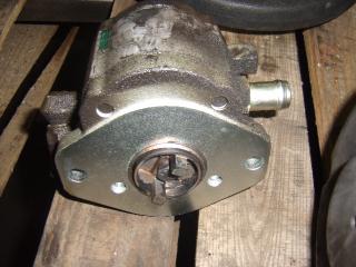 CATERPILLAR STEERING PUMP