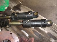 Mitsubishi Lh Tilt Cylinder photo