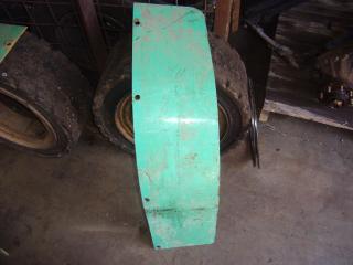 CATERPILLAR RH FENDER FOR DUAL TIRE SETUP