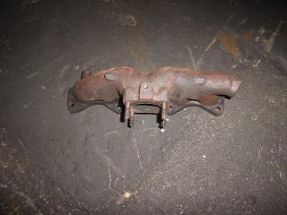 YALE EXHAUST MANIFOLD