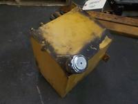 Caterpillar Used Hydraulic Tank photo