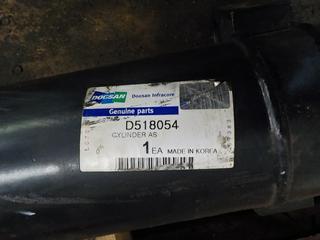 DOOSAN New Take Off Primary Lift Cylinder