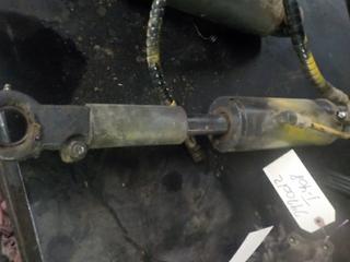 CATERPILLAR Used RH Tilt Cylinder