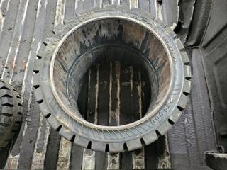 TRELLEBORG WHEEL SYSTEMS 21x7x15 Tire