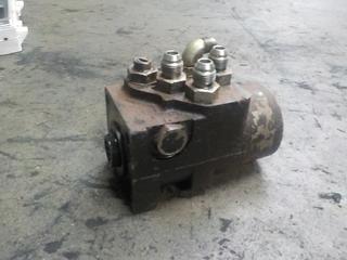 CATERPILLAR Used Steering Valve